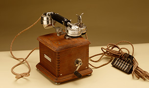 Poste téléphonique manuel années 1910